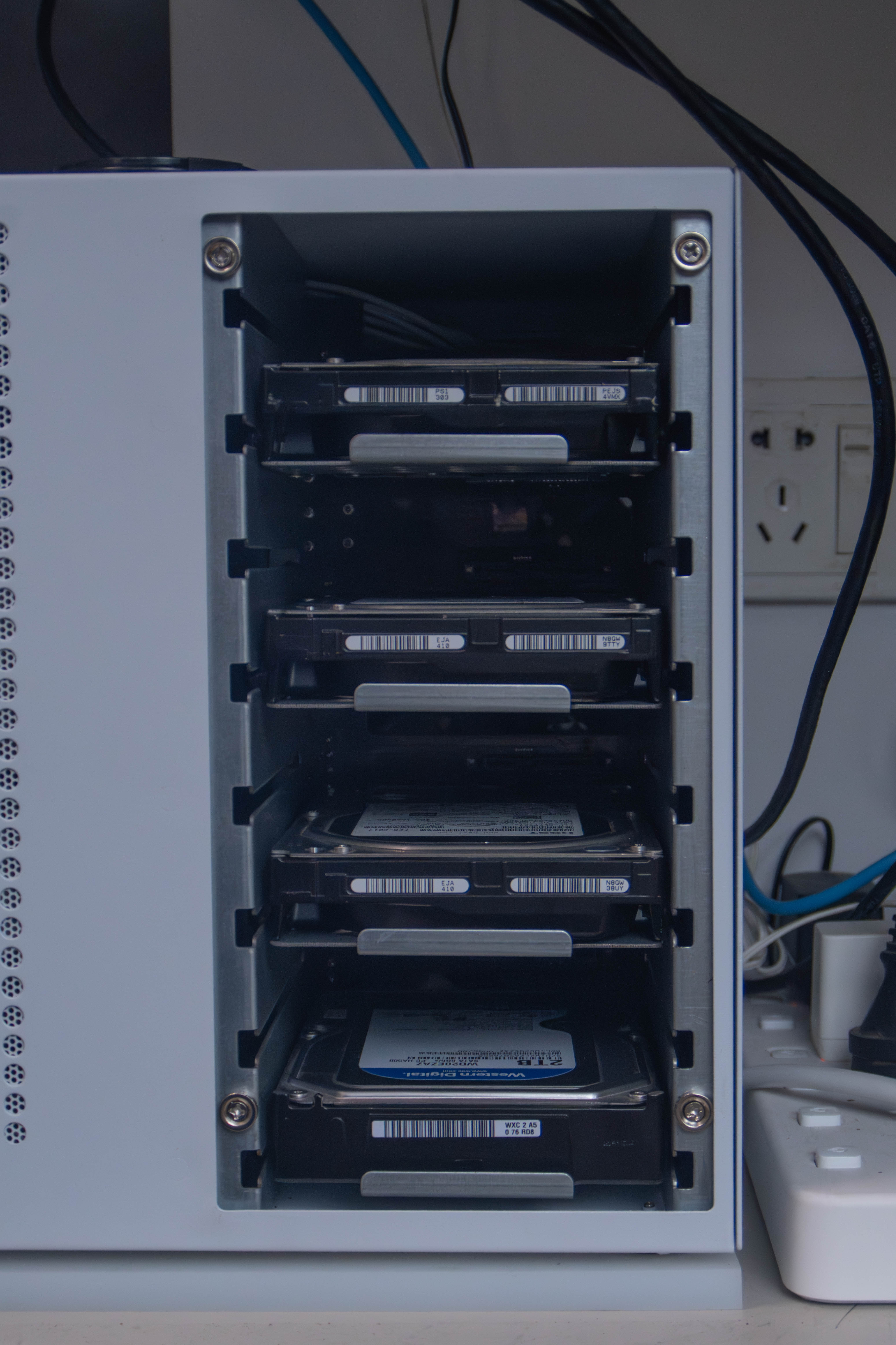 这是硬盘仓 这是硬盘仓